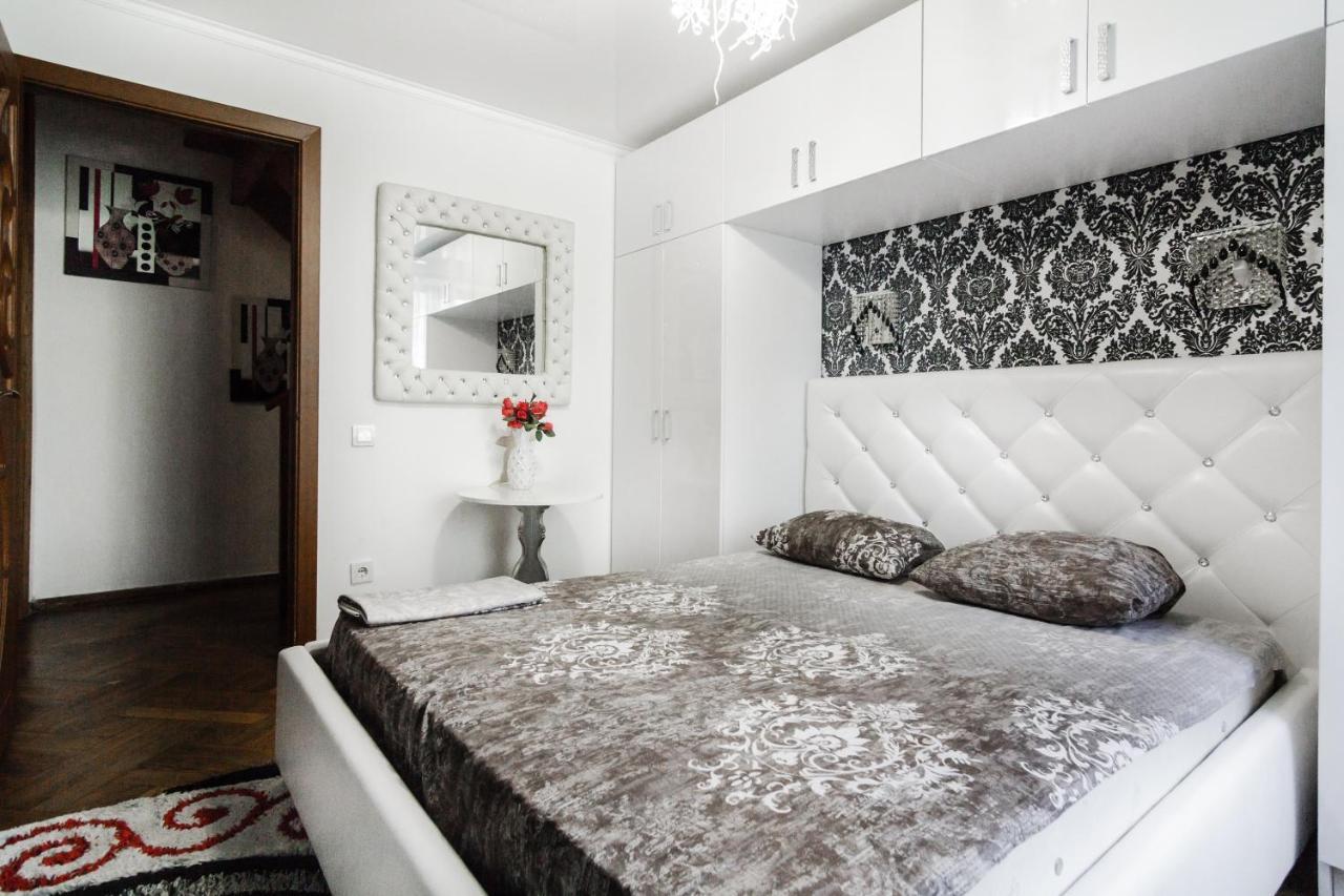 Katerynynska Street 3-Bedrooms Apartment Odesa Exterior photo
